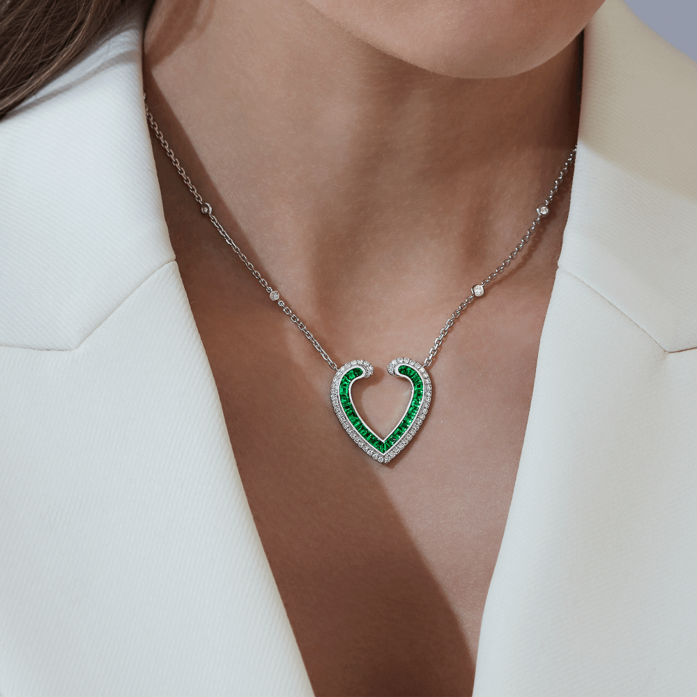 Queen Emerald ~ 18k-white-gold-emerald-necklace-with-baguette-cut-natural- emeralds
