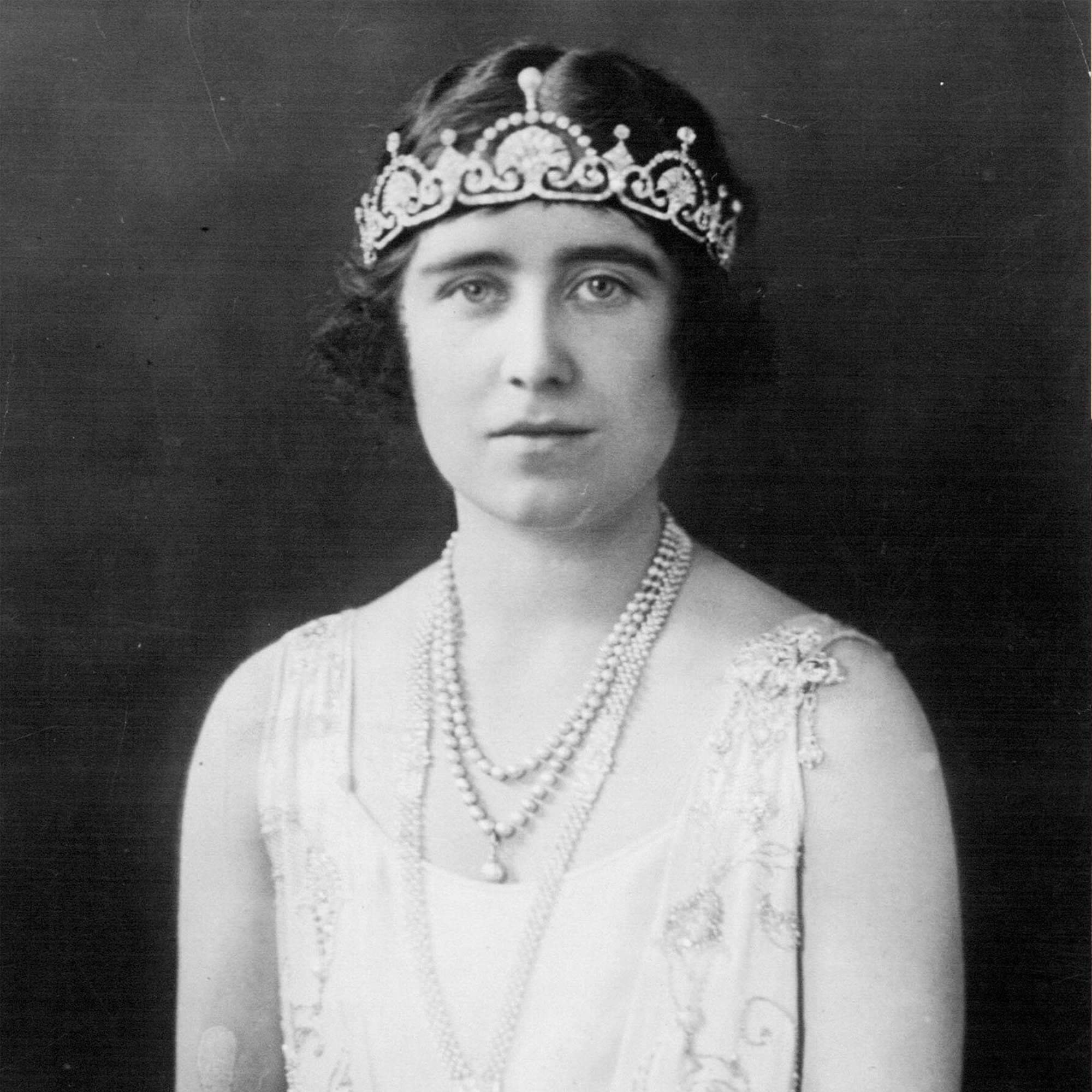 Queen Elizabeth wore the Lotus Flower Tiara made by Garrard photo taken on on December 11 1936 square