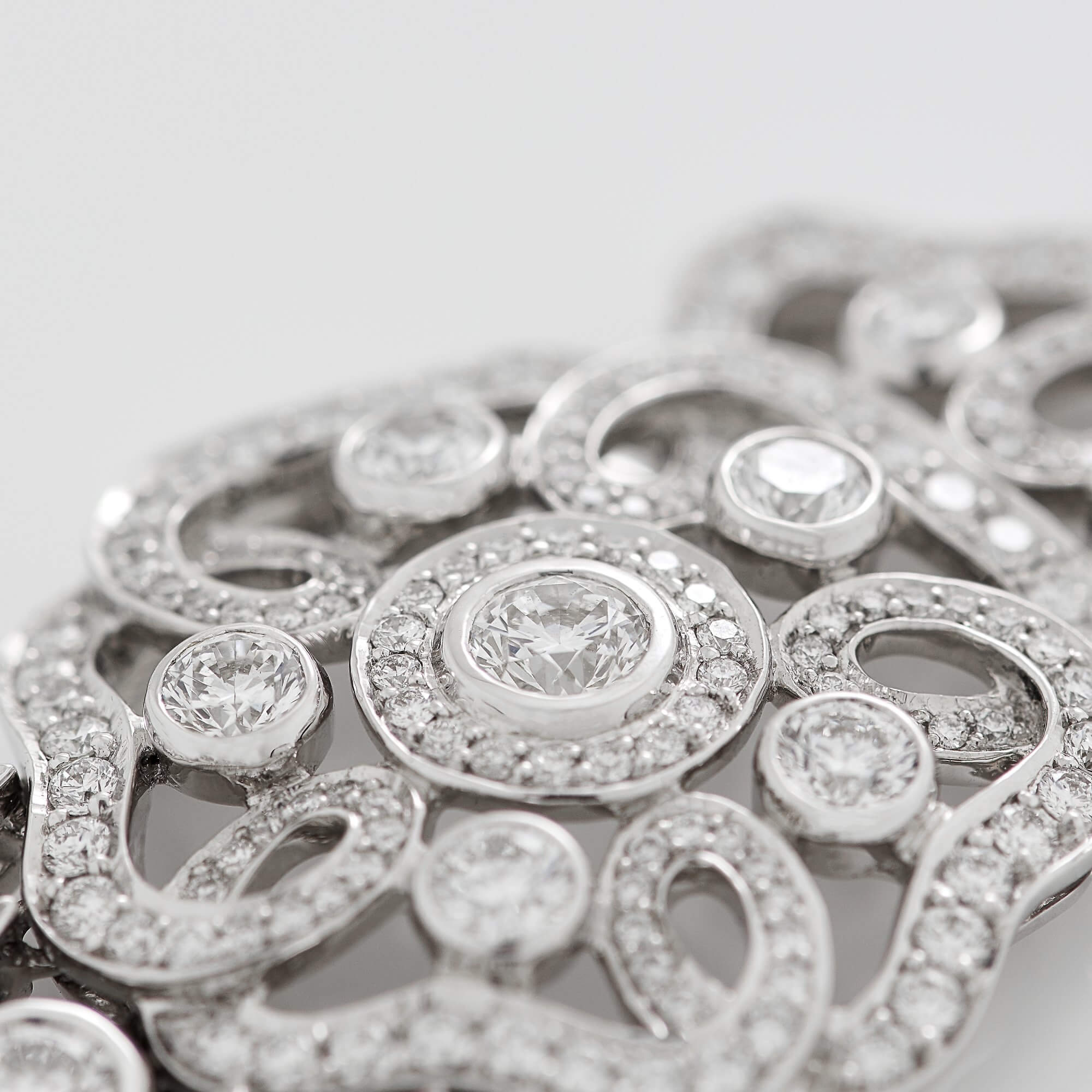 Garrard Tudor Rose Diamond Necklace​ In 18ct White Gold 2012886 Detail 2