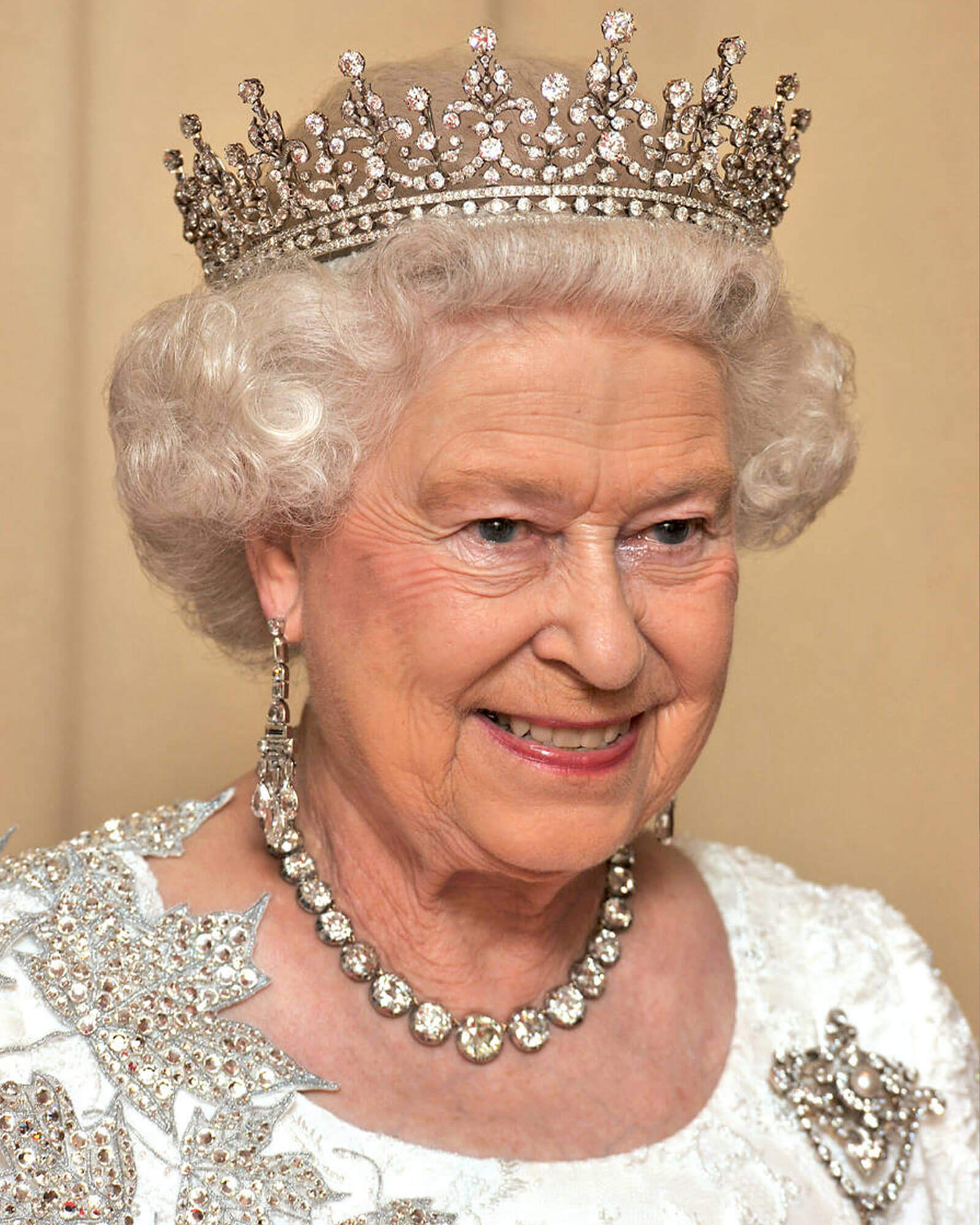 Royal Jewels made by Garrard Queen Alexandra’s Collet Necklace Queen Elizabeth II