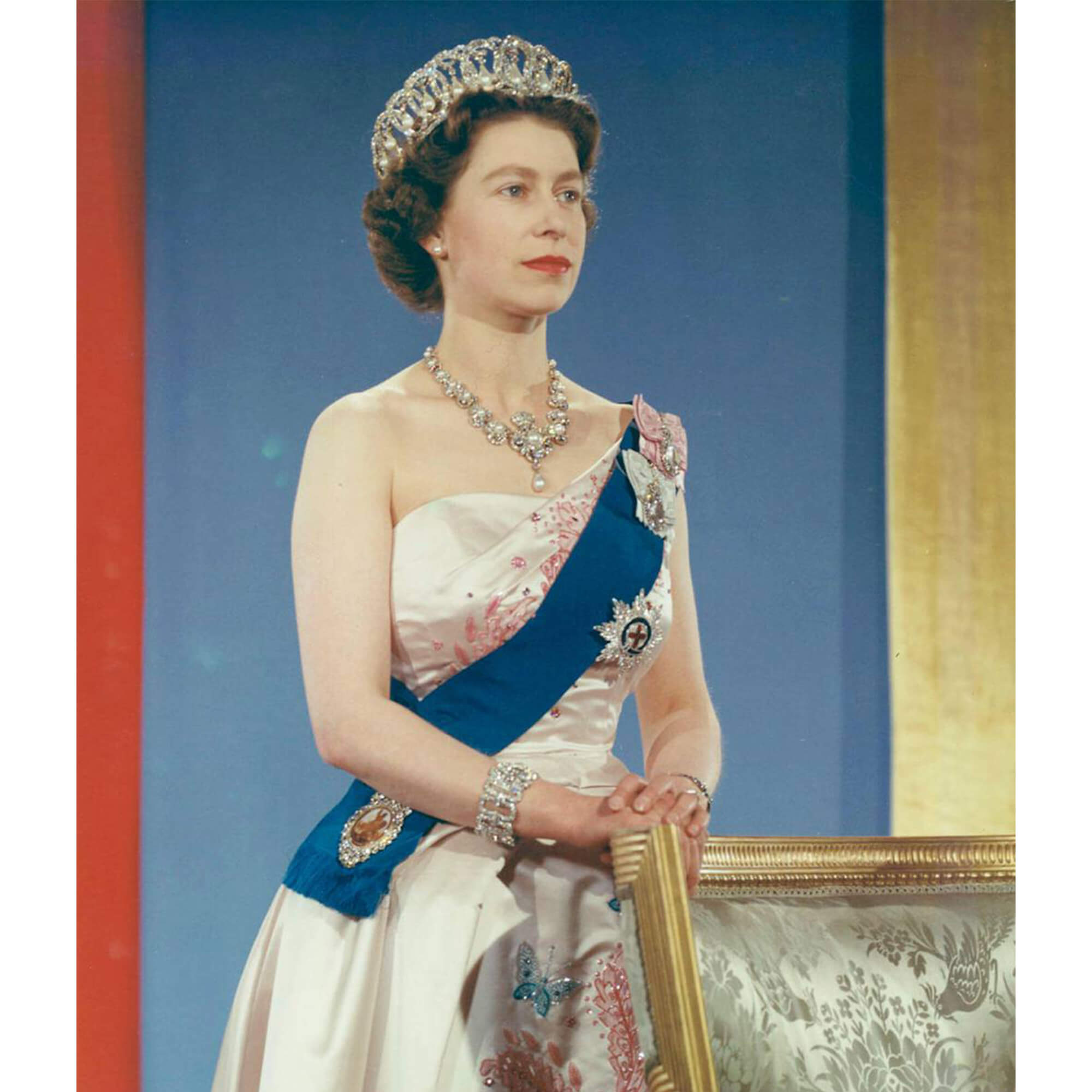 Royal Jewels made by Garrard Queen Mary’s Chain Link Bracelets Queen Elizabeth II 1959 Official Portrait