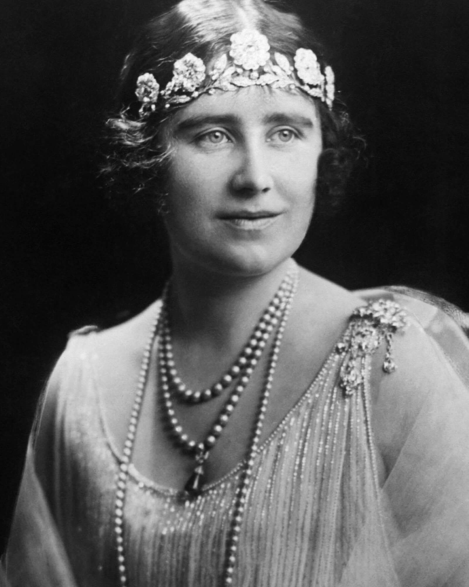 Royal Jewels made by Garrard The Duchess of Teck’s Flower Brooch Queen Mother Elizabeth in 1928