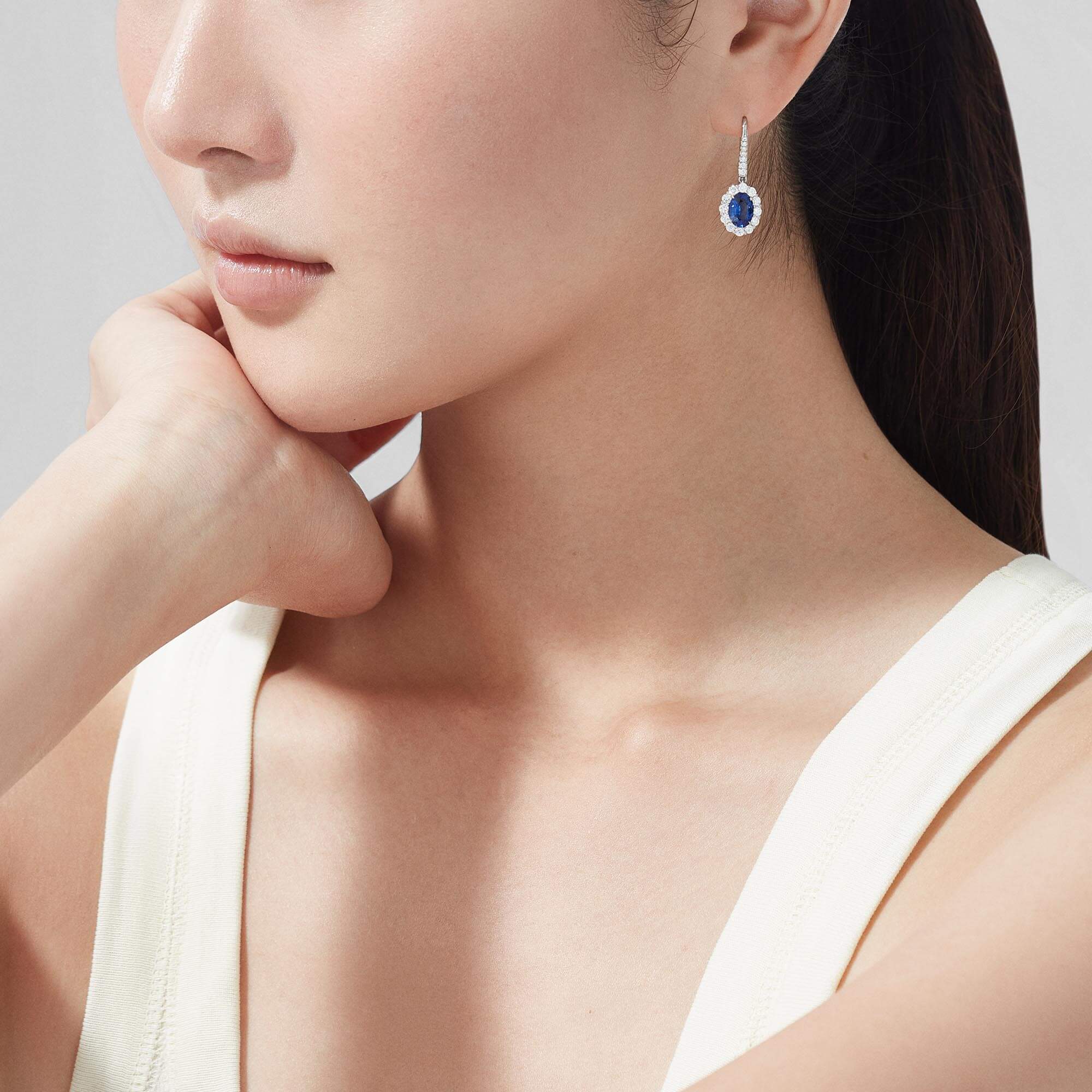 Garrard 1735 jewellery collection Sapphire Oval Drop Earrings in platinum with diamonds, JE17PT11, Model