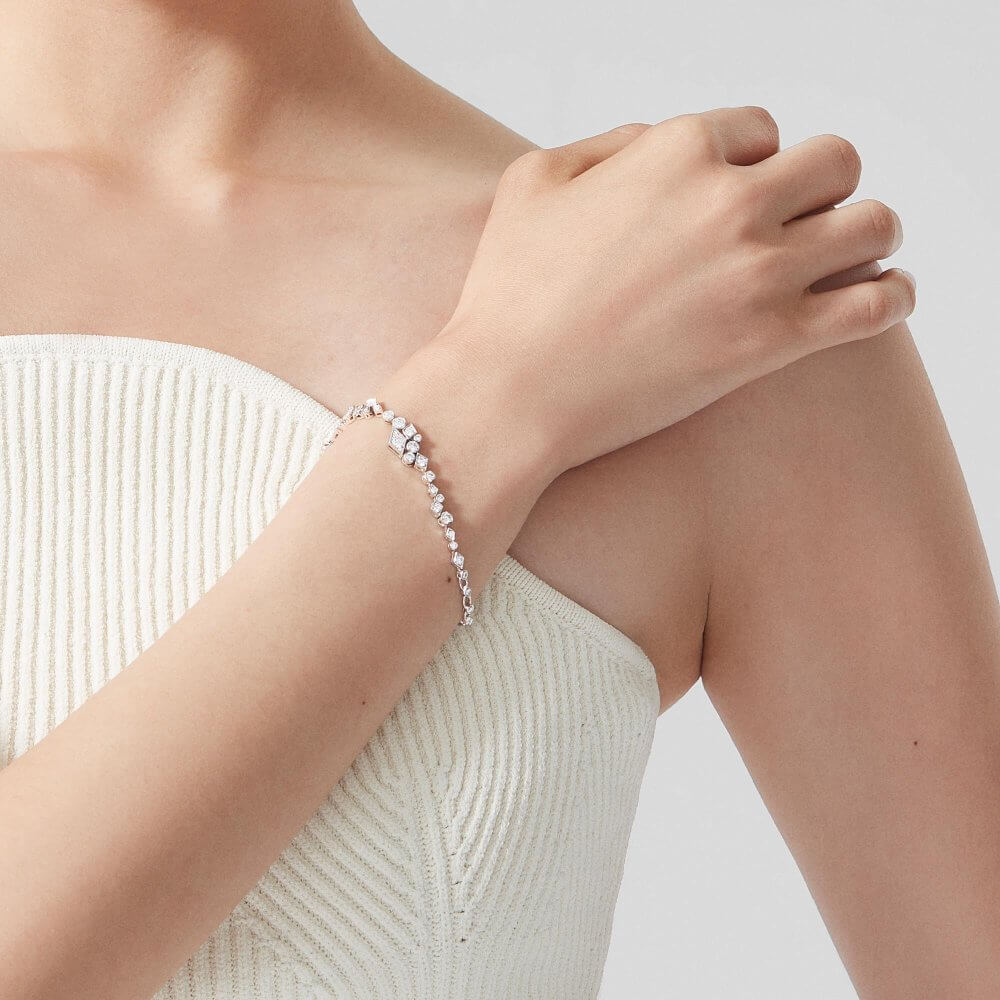Albemarle Diamond Bracelet In 18ct White Gold Garrard
