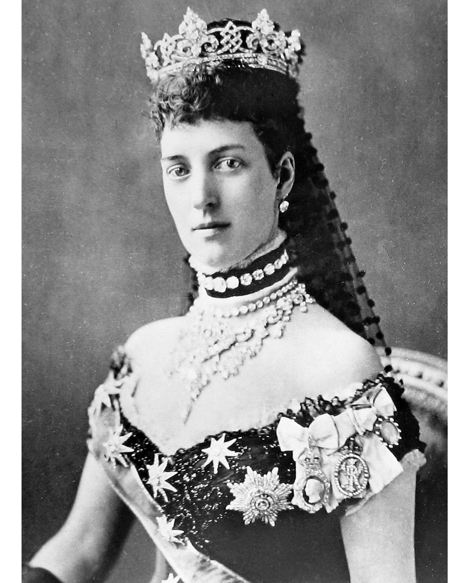 Queen Alexandra Star Brooches Portrait